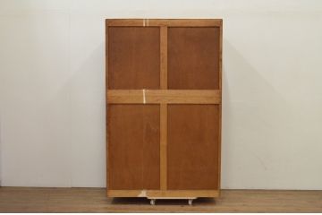 和製ビンテージ　伝統工芸　軽井沢彫り　大胆な牡丹の彫刻が美しいガラス棚付きチェスト(衣装箪笥、和タンス、引き出し、飾り棚、ヴィンテージ)(R-068107)