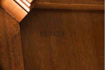 中古　DREXEL HERITAGE(ドレクセルヘリテイジ)　クラシカルなツインカクテルテーブル(サイドテーブル、ワゴン、トロリー、コーヒーテーブル)(R-068109)