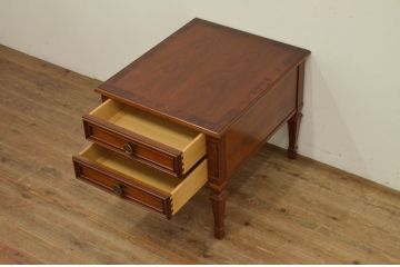 中古　DREXEL HERITAGE(ドレクセルヘリテイジ)　FRANCESCA(フランチェスカ)シリーズ　気品ある佇まいが高級感を醸し出すサイドテーブル(電話台、ナイトテーブル、エンドテーブル、コンソールテーブル)(R-068111)