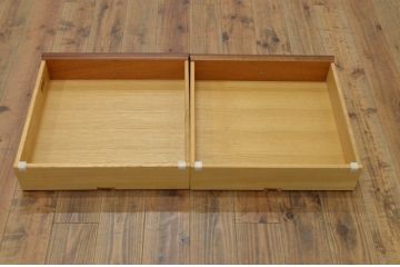 中古　DREXEL HERITAGE(ドレクセルヘリテイジ)　FRANCESCA(フランチェスカ)シリーズ　気品ある佇まいが高級感を醸し出すサイドテーブル(電話台、ナイトテーブル、エンドテーブル、コンソールテーブル)(R-068111)