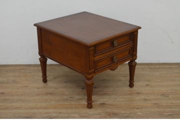 中古　DREXEL HERITAGE(ドレクセルヘリテイジ)　FRANCESCA(フランチェスカ)シリーズ　気品ある佇まいが高級感を醸し出すサイドテーブル(電話台、ナイトテーブル、エンドテーブル、コンソールテーブル)(R-068111)