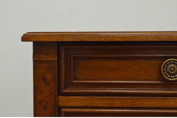 中古　DREXEL HERITAGE(ドレクセルヘリテイジ)　FRANCESCA(フランチェスカ)シリーズ　気品ある佇まいが高級感を醸し出すサイドテーブル(電話台、ナイトテーブル、エンドテーブル、コンソールテーブル)(R-068111)