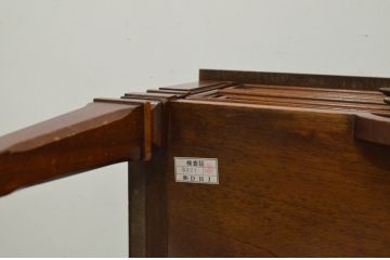 中古　DREXEL HERITAGE(ドレクセルヘリテイジ)　FRANCESCA(フランチェスカ)シリーズ　気品ある佇まいが高級感を醸し出すサイドテーブル(電話台、ナイトテーブル、エンドテーブル、コンソールテーブル)(R-068111)