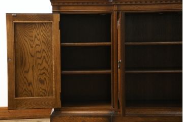 中古　IDC大塚家具取り扱い　加藤木工　Brooks(ブルックス)　サイドボード150　ナラ材　クラシカルな佇まいが美しいリビングボード(戸棚、収納棚、サイドキャビネット)(定価約32万円)(R-068114)