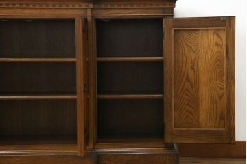 中古　IDC大塚家具取り扱い　加藤木工　Brooks(ブルックス)　サイドボード150　ナラ材　クラシカルな佇まいが美しいリビングボード(戸棚、収納棚、サイドキャビネット)(定価約32万円)(R-068114)