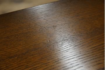 中古　IDC大塚家具取り扱い　加藤木工　Brooks(ブルックス)　サイドボード150　ナラ材　クラシカルな佇まいが美しいリビングボード(戸棚、収納棚、サイドキャビネット)(定価約32万円)(R-068114)