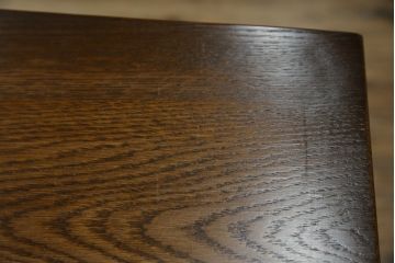 中古　IDC大塚家具取り扱い　加藤木工　Brooks(ブルックス)　サイドボード150　ナラ材　クラシカルな佇まいが美しいリビングボード(戸棚、収納棚、サイドキャビネット)(定価約32万円)(R-068114)