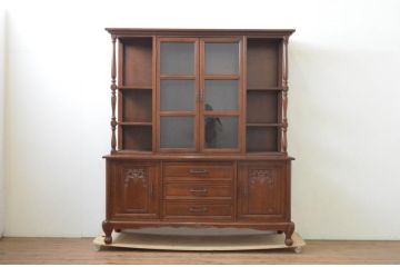中古　美品　国会議事堂納品の高級家具メーカー　徳田家具　細部まで丁寧につくりこまれた重厚感あるキャビネット(収納棚、飾り棚、ガラスケース、ショーケース、戸棚、店舗什器)(R-068115)