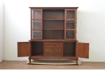 中古　美品　国会議事堂納品の高級家具メーカー　徳田家具　細部まで丁寧につくりこまれた重厚感あるキャビネット(収納棚、飾り棚、ガラスケース、ショーケース、戸棚、店舗什器)(R-068115)