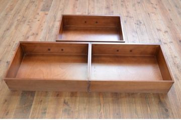 中古　美品　国会議事堂納品の高級家具メーカー　徳田家具　細部まで丁寧につくりこまれた重厚感あるキャビネット(収納棚、飾り棚、ガラスケース、ショーケース、戸棚、店舗什器)(R-068115)