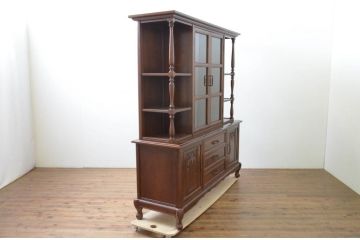 中古　美品　国会議事堂納品の高級家具メーカー　徳田家具　細部まで丁寧につくりこまれた重厚感あるキャビネット(収納棚、飾り棚、ガラスケース、ショーケース、戸棚、店舗什器)(R-068115)