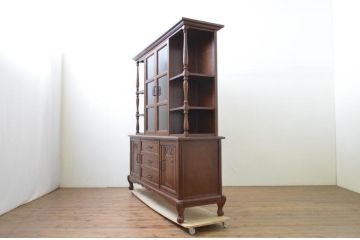 中古　美品　国会議事堂納品の高級家具メーカー　徳田家具　細部まで丁寧につくりこまれた重厚感あるキャビネット(収納棚、飾り棚、ガラスケース、ショーケース、戸棚、店舗什器)(R-068115)