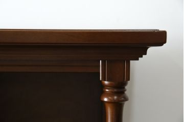 中古　美品　国会議事堂納品の高級家具メーカー　徳田家具　細部まで丁寧につくりこまれた重厚感あるキャビネット(収納棚、飾り棚、ガラスケース、ショーケース、戸棚、店舗什器)(R-068115)