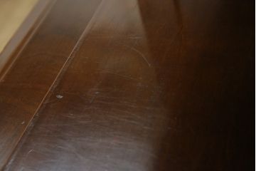 中古　美品　国会議事堂納品の高級家具メーカー　徳田家具　細部まで丁寧につくりこまれた重厚感あるキャビネット(収納棚、飾り棚、ガラスケース、ショーケース、戸棚、店舗什器)(R-068115)