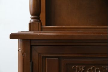 中古　美品　国会議事堂納品の高級家具メーカー　徳田家具　細部まで丁寧につくりこまれた重厚感あるキャビネット(収納棚、飾り棚、ガラスケース、ショーケース、戸棚、店舗什器)(R-068115)