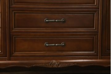 中古　美品　国会議事堂納品の高級家具メーカー　徳田家具　細部まで丁寧につくりこまれた重厚感あるキャビネット(収納棚、飾り棚、ガラスケース、ショーケース、戸棚、店舗什器)(R-068115)