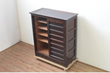 中古　美品　松本民芸家具　シックで落ち着いた佇まいが魅力的なA型下駄箱(収納棚、戸棚、キャビネット)(定価約33万円)(R-068116)