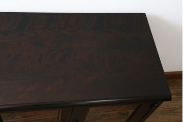 中古　美品　北海道民芸家具　落ち着いた深みのある色合いが美しいサイドボード(サイドキャビネット、戸棚、収納棚、リビングボード)(R-068121)