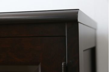 中古　美品　北海道民芸家具　落ち着いた深みのある色合いが美しいサイドボード(サイドキャビネット、戸棚、収納棚、リビングボード)(R-068121)