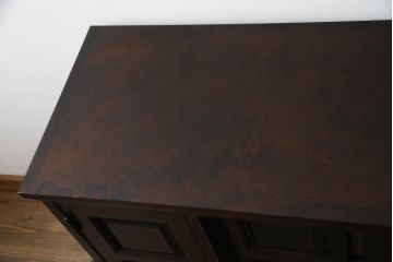中古　美品!!　希少な絶版品　北海道民芸家具　OM175　シックなデザインの脚付き下駄箱(シューズラック、靴箱、玄関収納、玄関棚、サイドボード、戸棚)(R-068122)