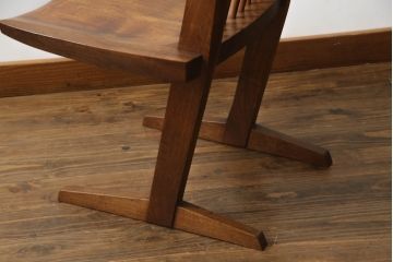アメリカビンテージ　レア　ジョージナカシマ　刻印なしの年代もの!!　小田急ハルク購入　コノイドチェア(CONOID CHAIR)　CN101　スタイリッシュな佇まいのサイドチェア(ジョージ・ナカシマ、板座チェア、ダイニングチェア、椅子、イス)(R-068123)