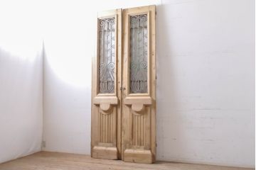 フランスアンティーク　パイン材　アイアンフェンスのデザインがお洒落な両開きドア1対2枚セット(建具、木製扉)(R-068131)