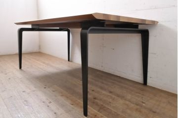 中古　極美品　リーン・ロゼ(ligne roset)　ロゼオデッサ(ROSEODESSA)　シンプルで美しいデザインのダイニングテーブル(リーンロゼ、4人掛け、6人掛け、食卓、作業台)(定価約89万円)(R-068132)