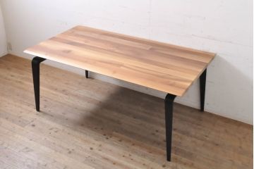 中古　極美品　リーン・ロゼ(ligne roset)　ロゼオデッサ(ROSEODESSA)　シンプルで美しいデザインのダイニングテーブル(リーンロゼ、4人掛け、6人掛け、食卓、作業台)(定価約89万円)(R-068132)