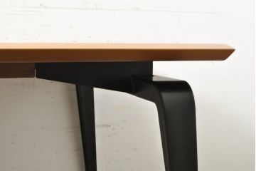中古　極美品　リーン・ロゼ(ligne roset)　ロゼオデッサ(ROSEODESSA)　シンプルで美しいデザインのダイニングテーブル(リーンロゼ、4人掛け、6人掛け、食卓、作業台)(定価約89万円)(R-068132)