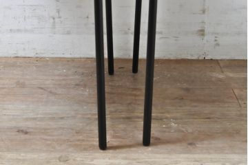 中古　極美品　リーン・ロゼ(ligne roset)　ロゼタダオ(ROSETTADAO)　クラシックなデザインと丸みのあるフォルムが優しい印象のダイニングチェア2脚セット(リーンロゼ、椅子、イス、バラ売り可能)(定価2脚で約21万円)(R-068133)