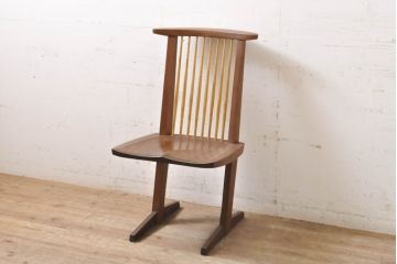 中古　ジョージナカシマ　桜製作所　コノイドチェア(CONOID CHAIR)　CN101　スタイリッシュな佇まいのサイドチェア(ジョージ・ナカシマ、板座チェア、ダイニングチェア、椅子、イス)(R-068141)