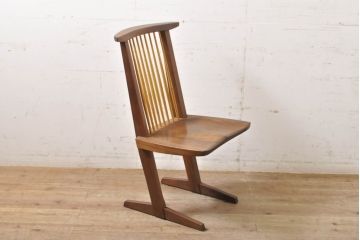 中古　ジョージナカシマ　桜製作所　コノイドチェア(CONOID CHAIR)　CN101　スタイリッシュな佇まいのサイドチェア(ジョージ・ナカシマ、板座チェア、ダイニングチェア、椅子、イス)(R-068141)