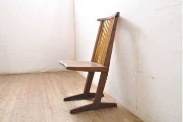 中古　ジョージナカシマ　桜製作所　コノイドチェア(CONOID CHAIR)　CN101　スタイリッシュな佇まいのサイドチェア(ジョージ・ナカシマ、板座チェア、ダイニングチェア、椅子、イス)(R-068141)