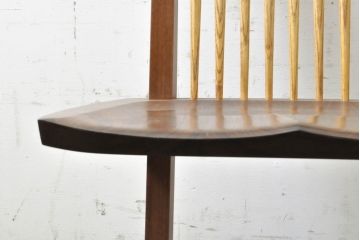 中古　ジョージナカシマ　桜製作所　コノイドチェア(CONOID CHAIR)　CN101　スタイリッシュな佇まいのサイドチェア(ジョージ・ナカシマ、板座チェア、ダイニングチェア、椅子、イス)(R-068141)