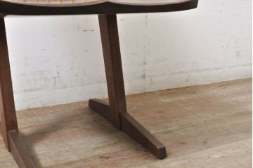 中古　ジョージナカシマ　桜製作所　コノイドチェア(CONOID CHAIR)　CN101　スタイリッシュな佇まいのサイドチェア(ジョージ・ナカシマ、板座チェア、ダイニングチェア、椅子、イス)(R-068141)