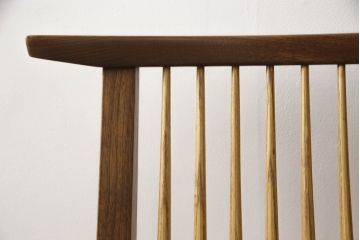 中古　ジョージナカシマ　桜製作所　コノイドチェア(CONOID CHAIR)　CN101　スタイリッシュな佇まいのサイドチェア(ジョージ・ナカシマ、板座チェア、ダイニングチェア、椅子、イス)(R-068142)