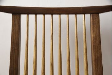 中古　ジョージナカシマ　桜製作所　コノイドチェア(CONOID CHAIR)　CN101　スタイリッシュな佇まいのサイドチェア(ジョージ・ナカシマ、板座チェア、ダイニングチェア、椅子、イス)(R-068142)