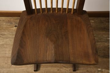 中古　ジョージナカシマ　桜製作所　コノイドチェア(CONOID CHAIR)　CN101　スタイリッシュな佇まいのサイドチェア(ジョージ・ナカシマ、板座チェア、ダイニングチェア、椅子、イス)(R-068142)