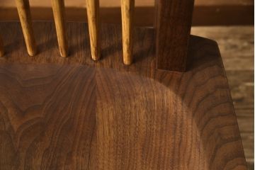 中古　ジョージナカシマ　桜製作所　コノイドチェア(CONOID CHAIR)　CN101　スタイリッシュな佇まいのサイドチェア(ジョージ・ナカシマ、板座チェア、ダイニングチェア、椅子、イス)(R-068142)
