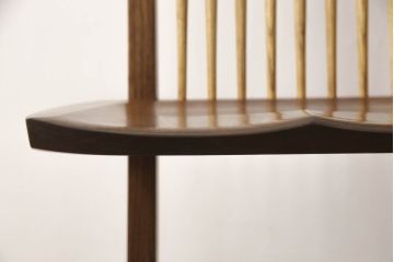 中古　ジョージナカシマ　桜製作所　コノイドチェア(CONOID CHAIR)　CN101　スタイリッシュな佇まいのサイドチェア(ジョージ・ナカシマ、板座チェア、ダイニングチェア、椅子、イス)(R-068142)