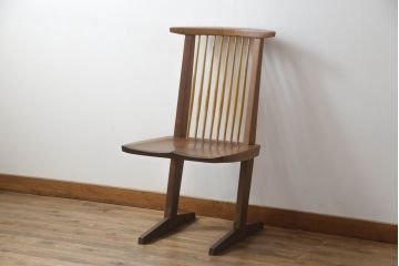 中古　ジョージナカシマ　桜製作所　コノイドチェア(CONOID CHAIR)　CN101　スタイリッシュな佇まいのサイドチェア(ジョージ・ナカシマ、板座チェア、ダイニングチェア、椅子、イス)(R-068144)