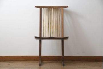 中古　ジョージナカシマ　桜製作所　コノイドチェア(CONOID CHAIR)　CN101　スタイリッシュな佇まいのサイドチェア(ジョージ・ナカシマ、板座チェア、ダイニングチェア、椅子、イス)(R-068144)