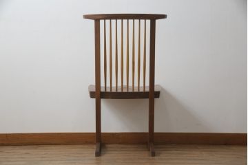 中古　ジョージナカシマ　桜製作所　コノイドチェア(CONOID CHAIR)　CN101　スタイリッシュな佇まいのサイドチェア(ジョージ・ナカシマ、板座チェア、ダイニングチェア、椅子、イス)(R-068144)