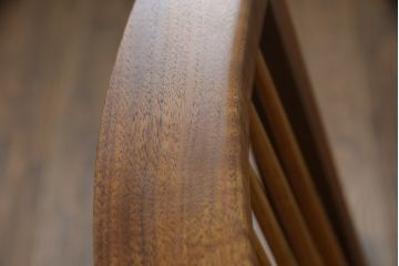 中古　ジョージナカシマ　桜製作所　コノイドチェア(CONOID CHAIR)　CN101　スタイリッシュな佇まいのサイドチェア(ジョージ・ナカシマ、板座チェア、ダイニングチェア、椅子、イス)(R-068144)