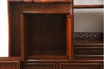 中古　美品　花梨(カリン)材　上質なこだわりの空間づくりにおすすめの飾り棚(茶棚、唐木、戸棚、収納棚、違い棚)(R-068145)