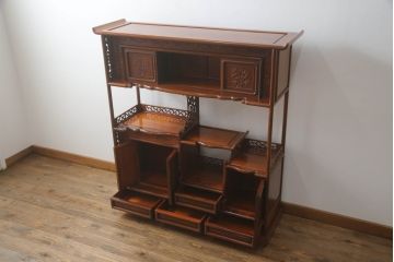 中古　美品　花梨(カリン)材　上質なこだわりの空間づくりにおすすめの飾り棚(茶棚、唐木、戸棚、収納棚、違い棚)(R-068145)