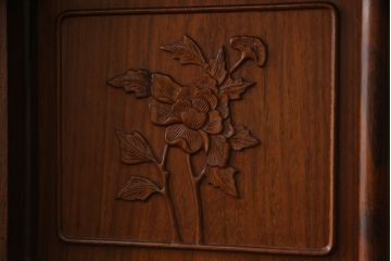 中古　美品　花梨(カリン)材　上質なこだわりの空間づくりにおすすめの飾り棚(茶棚、唐木、戸棚、収納棚、違い棚)(R-068145)