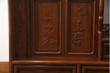 中古　美品　花梨(カリン)材　上質なこだわりの空間づくりにおすすめの飾り棚(茶棚、唐木、戸棚、収納棚、違い棚)(R-068145)