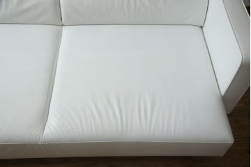 中古　美品　リーン・ロゼ(ligne roset)　Urbani　本革(レザー)　高級感漂う佇まいが魅力の大きな3人掛けソファ(リーンロゼ、三人掛け、3P、トリプルソファ、アームソファ)(R-068153)