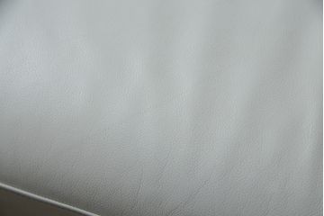 中古　美品　リーン・ロゼ(ligne roset)　Urbani　本革(レザー)　高級感漂う佇まいが魅力の大きな3人掛けソファ(リーンロゼ、三人掛け、3P、トリプルソファ、アームソファ)(R-068153)